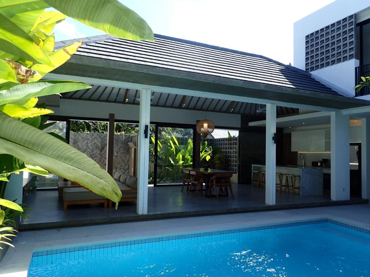 Hujan 2 Villa